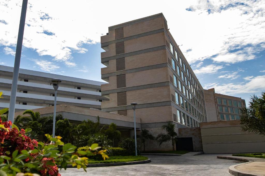 Eurobuilding Hotel & Suites Lecheria Экстерьер фото